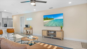 The Shark Tank Cocoa Beach - Beach Boho, Downtown, 5-Min Walk to Beach, Shops & Bars